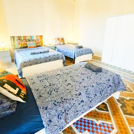 By Plaza Catalunya Rooms Barcelona Exterior foto